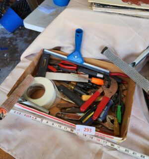 x293- tray of tools
