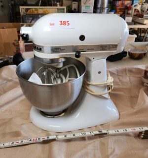 x385- KitchenAid 10 speed solid state mixer