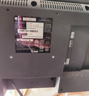 x407- 32 inch LG TV w/ remote - Image 3