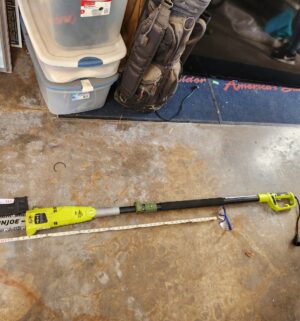 x437- sun joe 10 inch electric pole saw - Image 3