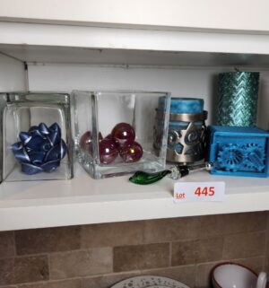 x445- vases, sm decor on shelf