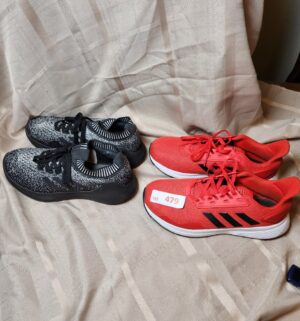 x479- Mens Adias Shoes Size 8 Very good shape