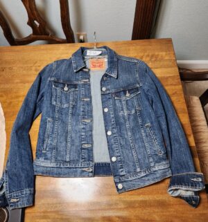 x512- Levis Jean Jacket. Size S