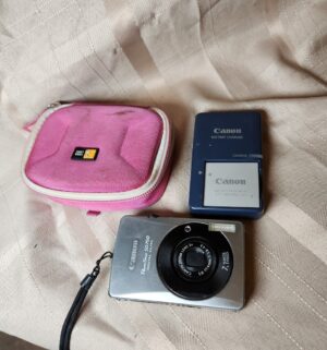 x545- Canon powershot SD750 w/ battery