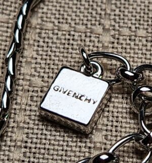 x592- Givenchy Necklace - Image 4