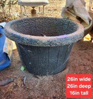 y10- Plastic Planter Pot
