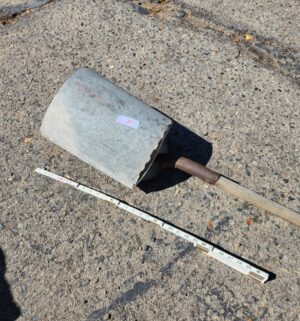 y20- custom hot coal scoop