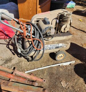 y29- Vintage electric air compressor. Tested/works