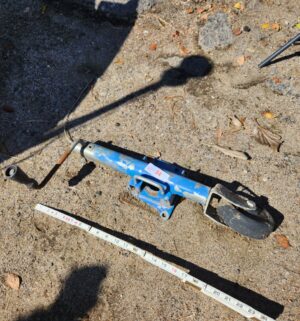 y34- blue trailer jack w/ wheel
