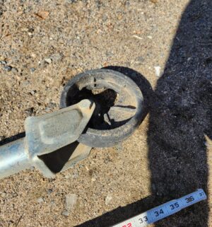 y36- trailer jack w/ wheel - Image 2