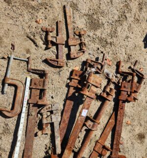 y54- antique bar clamps - Image 2