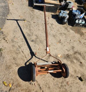 y56- antique yard man push mower model 40-s - Image 1