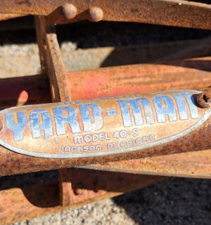 y56- antique yard man push mower model 40-s - Image 3