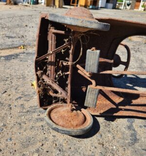 y57- Antique Murray Fire Chief flat front pedal car. - Image 5