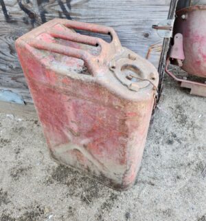 y72- antique fuel can - Image 2