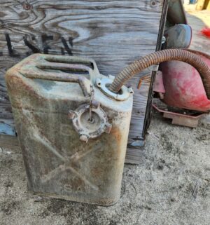 y73- antique green fuel can - Image 2