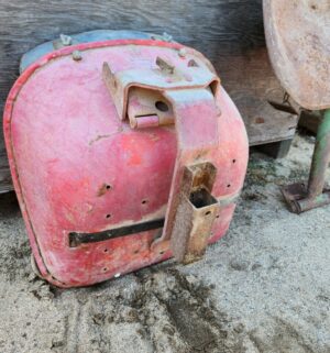 y75- antique massey ferguson red metal tractor seat - Image 4