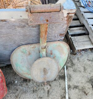 y76- antique john deere tractor seat - Image 3