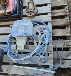 y79- Magnum dx paint sprayer - Image 1