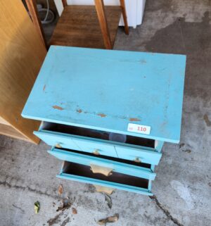 y110- antique 3 drawer dresser - Image 2