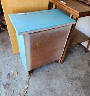 y110- antique 3 drawer dresser - Image 3