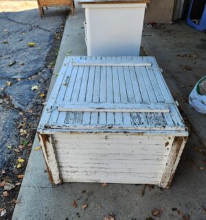 y116- Antique Large Ice Box. - Image 2
