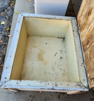 y116- Antique Large Ice Box. - Image 4