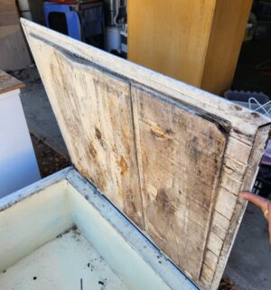 y116- Antique Large Ice Box. - Image 5