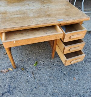 y117- antique tiger oak desk - Image 4