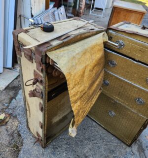 y118- antique luxury wardrobe steamer trunk. Very heavy signs of wear - Image 4