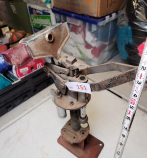 y151- MEC 600 Jr. Mark 5 single-stage shotshell reloading press - Image 2