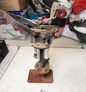 y151- MEC 600 Jr. Mark 5 single-stage shotshell reloading press - Image 4