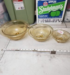 y160- golden glow depression glass mixing bowl set - Image 1