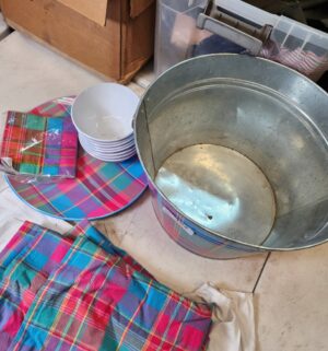 y162- picnic bucket - Image 2