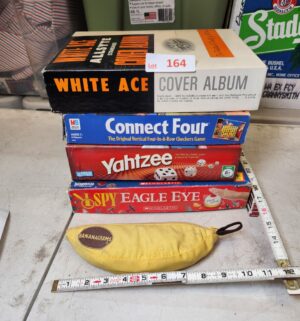 y164- board games - Image 1