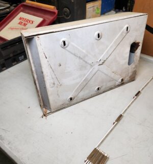 y167- vintage towel dispenser - Image 2
