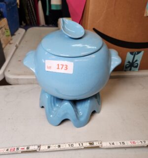 y173- Frankoma Pottery Lazy Bones covered casserole dish, warming stand - Image 1