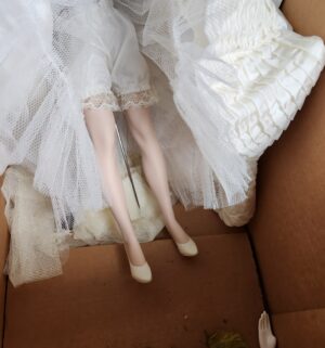 y200- jackie kennedy wedding doll - Image 3