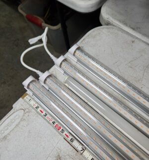 y221- Barrha T8 LED Grow Lights - Image 2