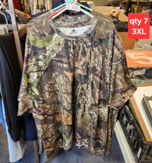 y225- Camo Shirts qty 7 size 3XL - Image 1