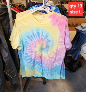 y228- Tye-Dye Shirts. Qty 13 Size L - Image 1