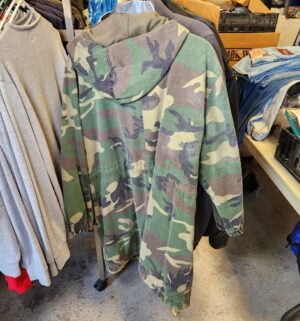 y233- Camo Overcoat Size L. 36.5 - Image 3