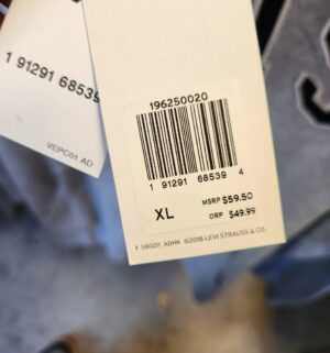 y238- Levis Size XL jacket - Image 2