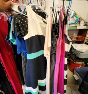 y247- Designer Dressers many w/ tags size 10-14 - Image 5