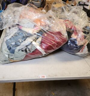 y248- Bags of womens clothing Size L to XL - Image 1