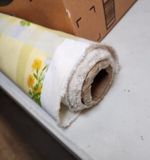 y262- 3 boxes of sewing patterns & material - Image 6
