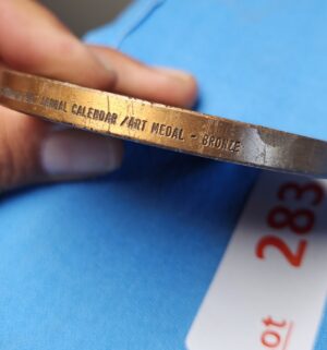 y283- 1974 Franklin Mint Annual Calendar Art Medal - Image 4