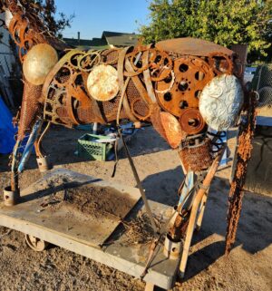 y299- Stunning Metal Sculpture of a Horse. Locally Made in Fresno. FREE Crane DELIVERY to Fresno/Clovis Area. Cart is not included. - Image 3