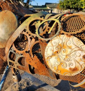 y299- Stunning Metal Sculpture of a Horse. Locally Made in Fresno. FREE Crane DELIVERY to Fresno/Clovis Area. Cart is not included. - Image 5