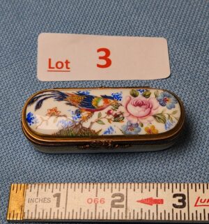 z3- hand-painted Limoges porcelain trinket box